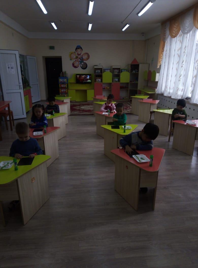 аппликация "Открытка для мамы"