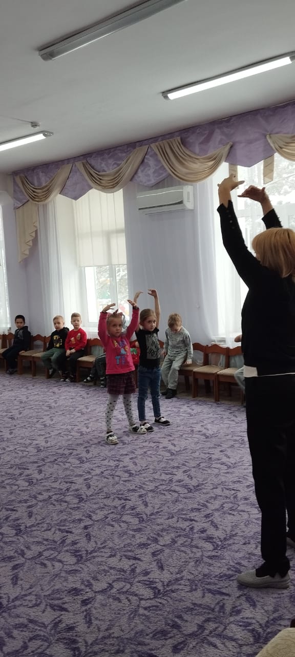 музыка в старшей группе "Почемучки"