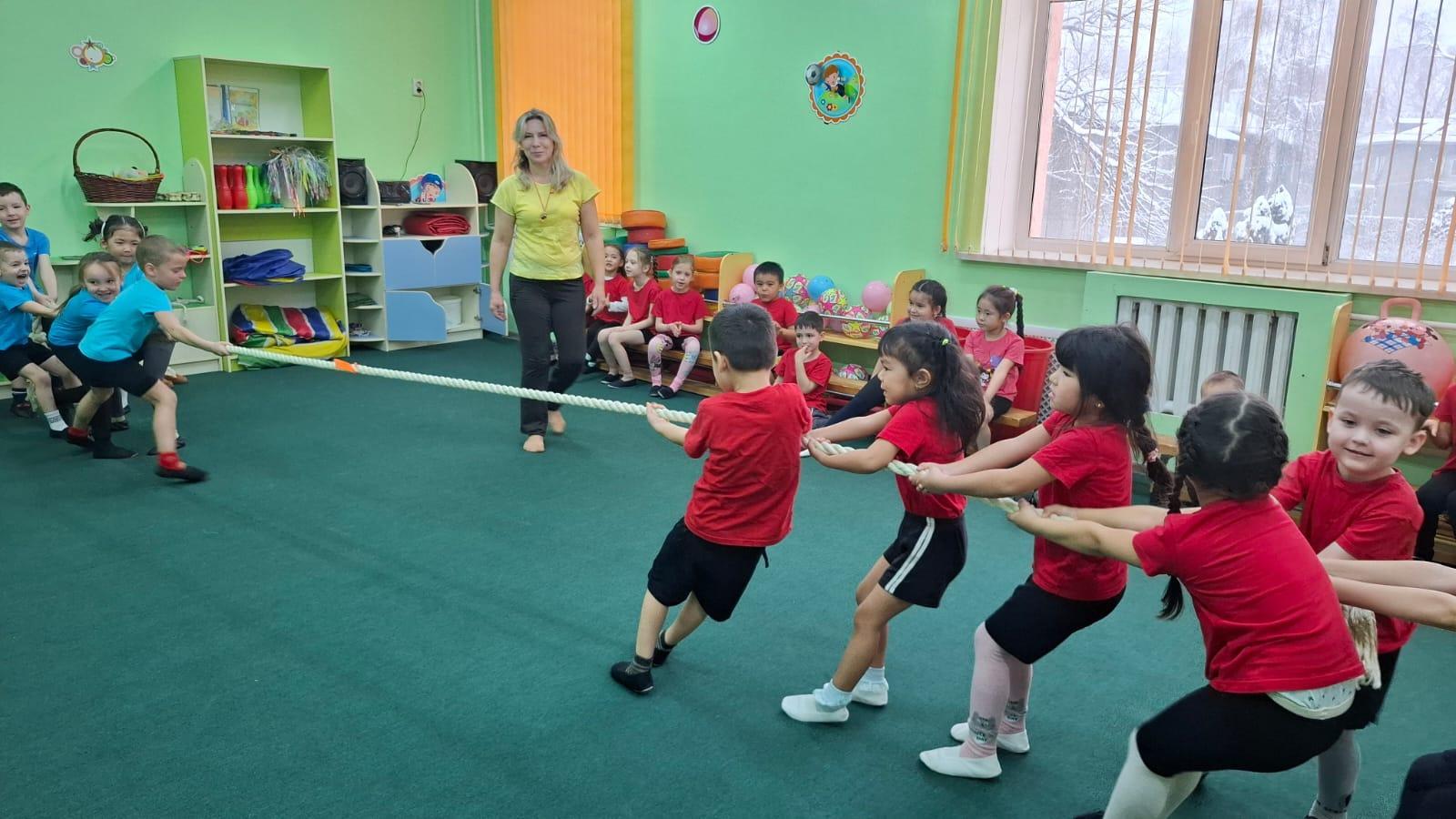 Спортивные соревнования предшкольные группы "Звездочки" и "Почемучки"